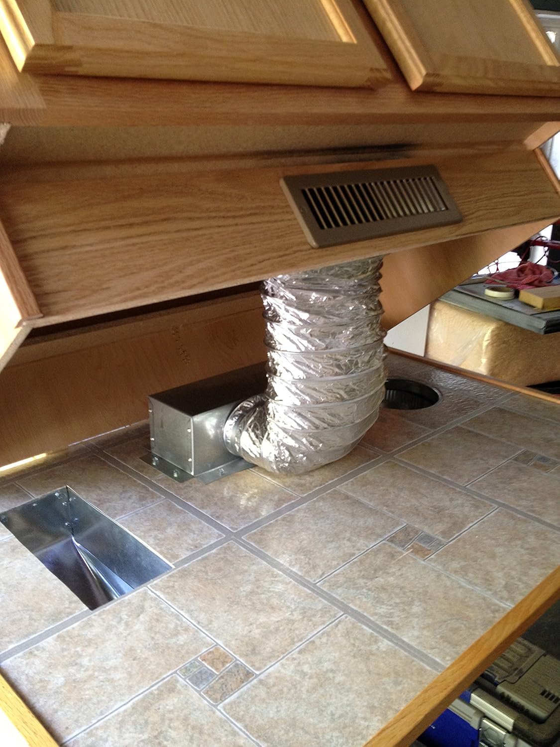 Under Cabinet Toe Kick Ducting Kit D965528