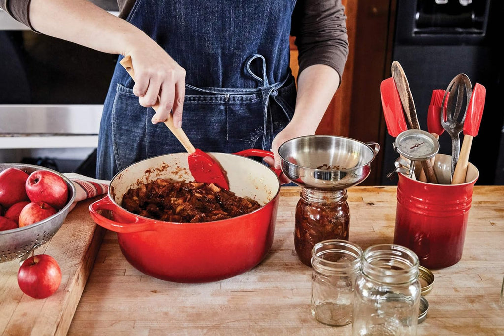 5.5 qt. Enameled Cast Iron Round Dutch Oven H897