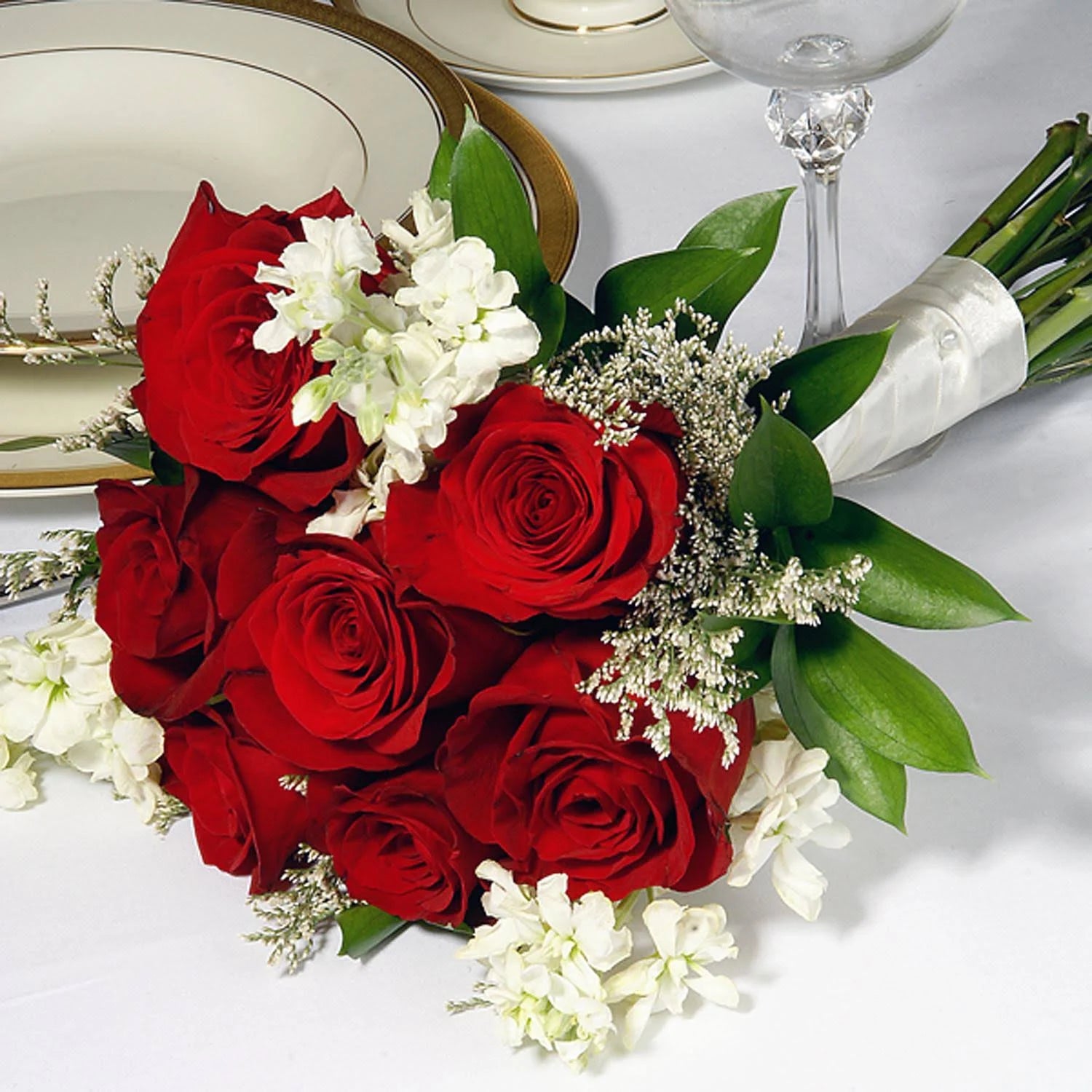 Red and White Bridesmaid Bouquets (3 Pieces) M1041