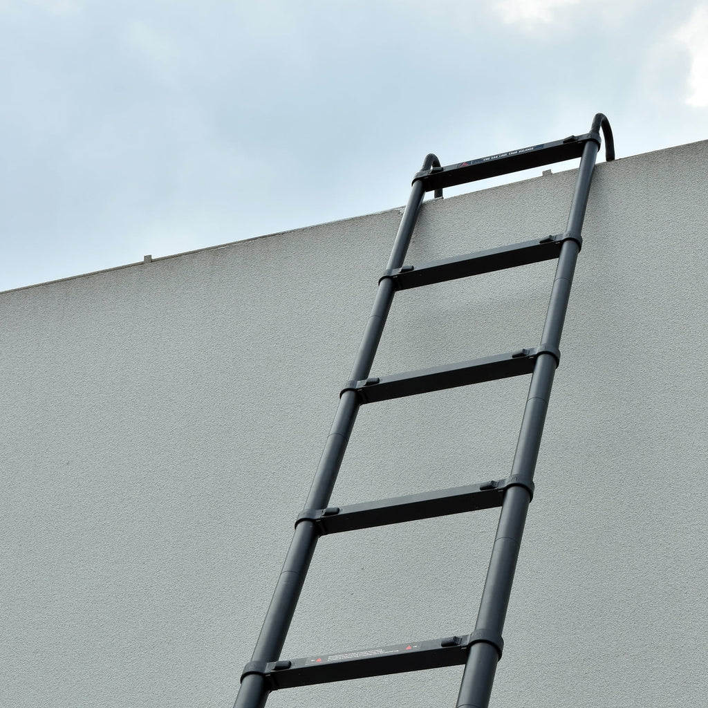 10.5ft Aluminum Extension Ladder with Anti-Slip Rubber Feet P12383