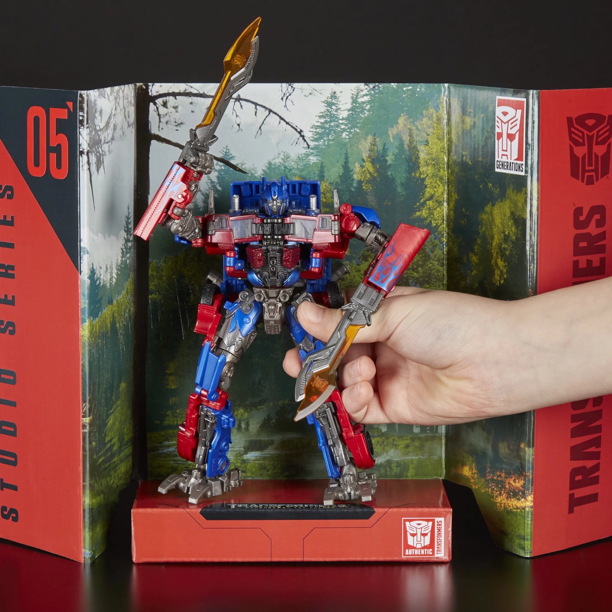 Voyager Class Optimus Prime Action Figure S631490