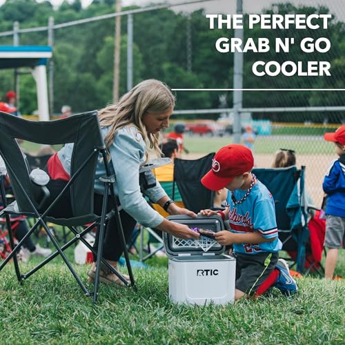 8 QT Insulated Portable Cooler O418