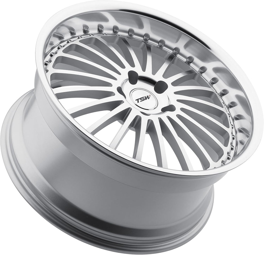 Silver Wheel with Machined Lip 18x8 J574244