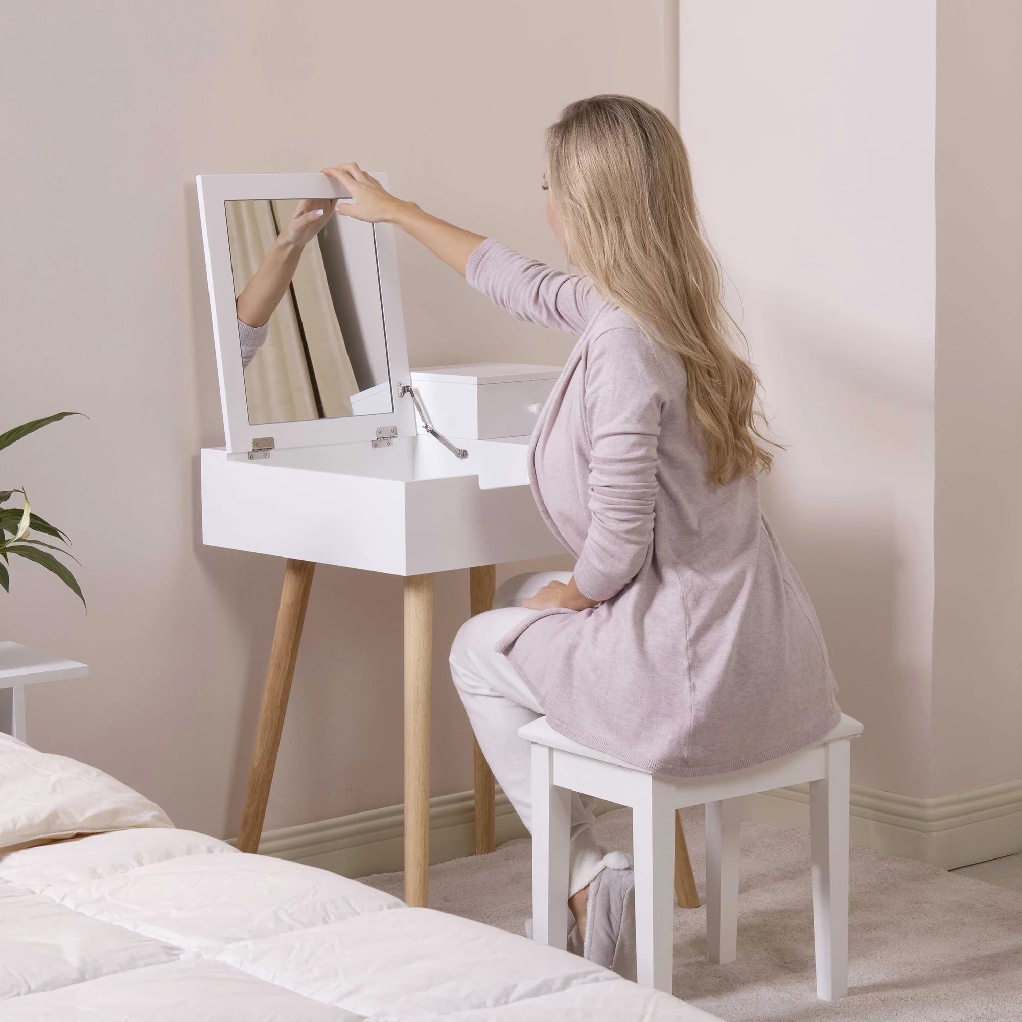 White Wooden Vanity Desk with Flip-top Mirror L457