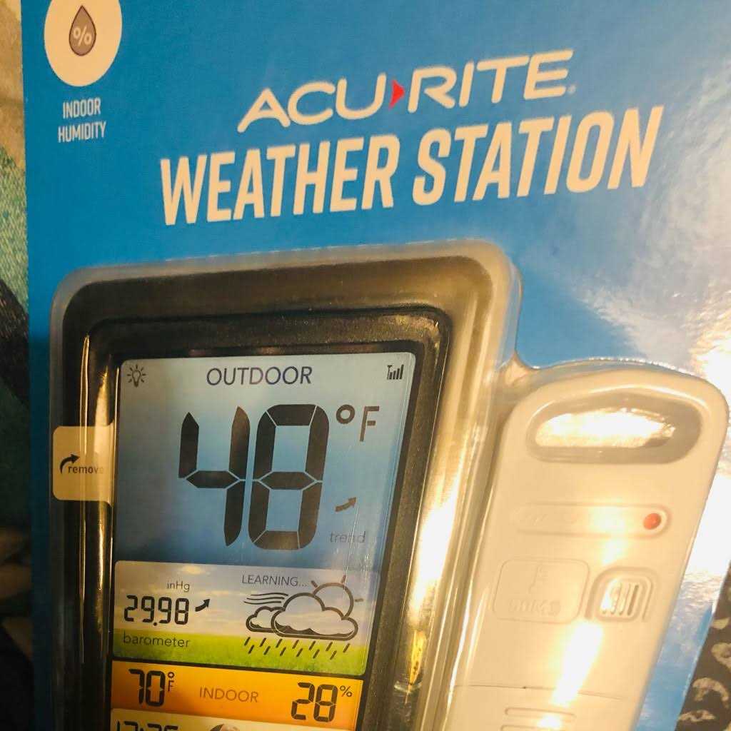 Wireless Color Forecaster with Temperature & Humidity B9347
