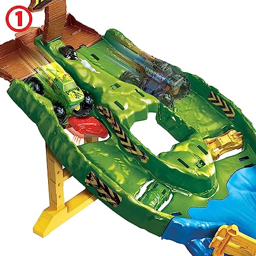Wreckin’ Raceway Playset with Monster Trucks Bigfoot & Gunkster H3549
